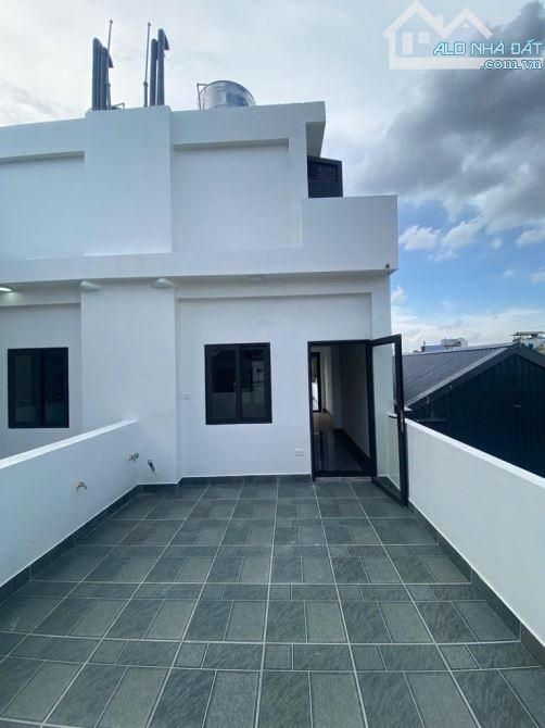 BÁN NHÀ NGUYỄN KHOÁI, TRẦN KHÁT CHÂN – DÂN XÂY - GARA Ô TÔ – 72M2 CHỈ 18,5 TỶ - 12