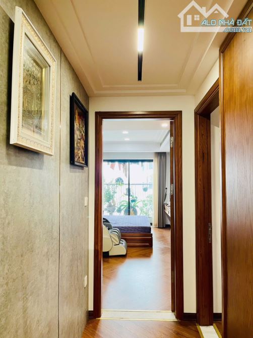 Căn Hộ Cao Cấp/ 271 m2/ 20.x tỷ / Long Biên - 12