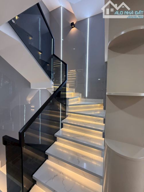 Bán nhà mới như hình, 390/ Hà Huy Giáp, Q12, giáp Gò Vấp. 4*20m, 5tấm, có TM, HXH 10m, 8.7 - 13