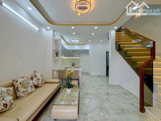Siêu phẩm hẻm 1056 Huỳnh Tấn Phát, Q7, DT 14,5 x8m, 3 lầu. Giá 7,8 tỷ - 14