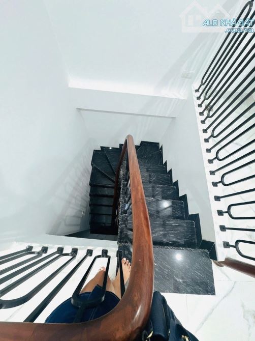 Nhà cực đẹp ngõ thông Hồng Mai, 20m ra Phố 5 tầng thang máy, sổ 50m2, góc. Giá 16.5 tỷ - 15