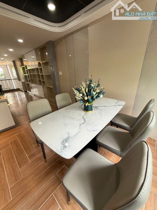 Bán nhà mới như hình, 390/ Hà Huy Giáp, Q12, giáp Gò Vấp. 4*20m, 5tấm, có TM, HXH 10m, 8.7 - 15