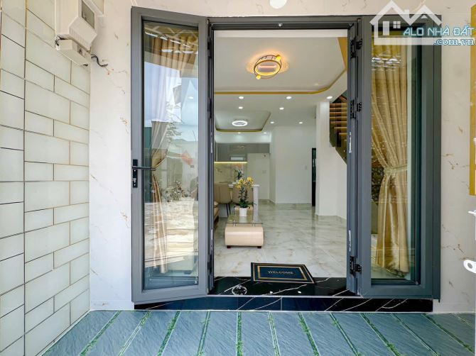 Siêu phẩm hẻm 1056 Huỳnh Tấn Phát, Q7, DT 14,5 x8m, 3 lầu. Giá 7,8 tỷ - 16