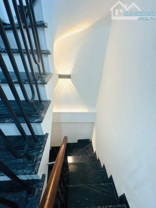 Nhà cực đẹp ngõ thông Hồng Mai, 20m ra Phố 5 tầng thang máy, sổ 50m2, góc. Giá 16.5 tỷ - 17