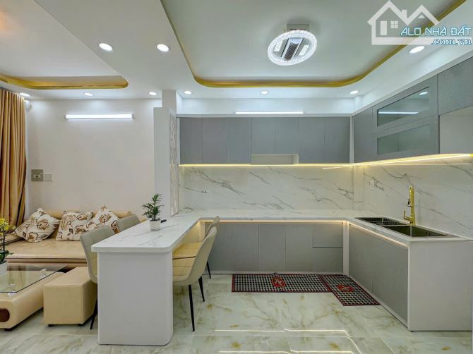 Siêu phẩm hẻm 1056 Huỳnh Tấn Phát, Q7, DT 14,5 x8m, 3 lầu. Giá 7,8 tỷ - 18