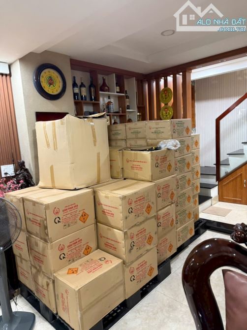Bán nhà mới như hình, 390/ Hà Huy Giáp, Q12, giáp Gò Vấp. 4*20m, 5tấm, có TM, HXH 10m, 8.7 - 18