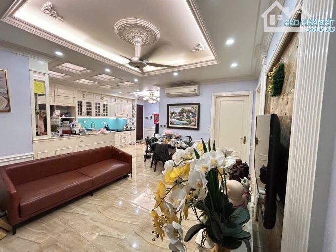 Bán căn hộ Tân Xuân, 3 ngủ , 2 vệ sinh, phòng khách vip, bếp rộng, 72m2, nhỉnh 3 tỷ - 2