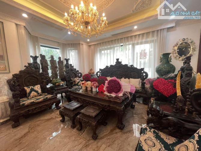 Chính chủ bán biệt thự đơn lập hoa sữa VINHOMES RIVERSIDE 367m, nhà đẹp giá đầu tư. - 2