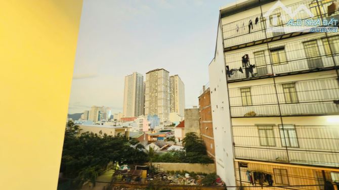hàng cực hiếm căn nhà mới xây 3 tầng giá rẻ cực đẹp cạnh biển hòn chồng , tp nha trang - 2