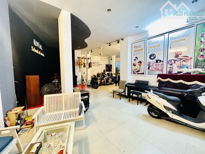 Cần bán nhà Nghĩa Dũng Ba Đình 110m, 6 tầng, mặt tiền 6.2m, giá 19.5 tỷ.