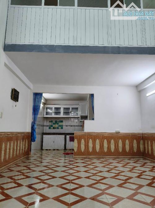 BÁN NHÀ VỊ TRÍ ĐẸP – THẲNG 1 TRỤC RA GALAXY NGUYỄN VĂN QUÁ – 43M² – SHR - 2