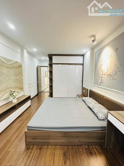 BÁN ĐẸP ĐÔNG NGẠC -  DT40M2 - 5 TẦNG - GIÁ 6.9 TỶ - Ô TÔ ĐỖ CỬA - ĐỂ Ở- KINH DOANH - 2