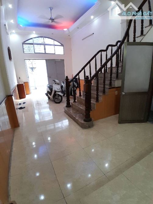 Bán Nhà Phân Lô Cán Bộ Ô Tô Tránh – Lõi Phố Cổ Hà Đông – 60m² – 4 Tầng – Mặt Tiền 4.5m - 2