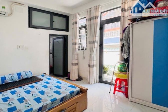 Bán nhà Trần Khắc Chân, Phú Nhuận, 22.7m² (5.6m x 6m), 4 tầng, 3 phòng - Giá 4.45 tỷ TL - 2