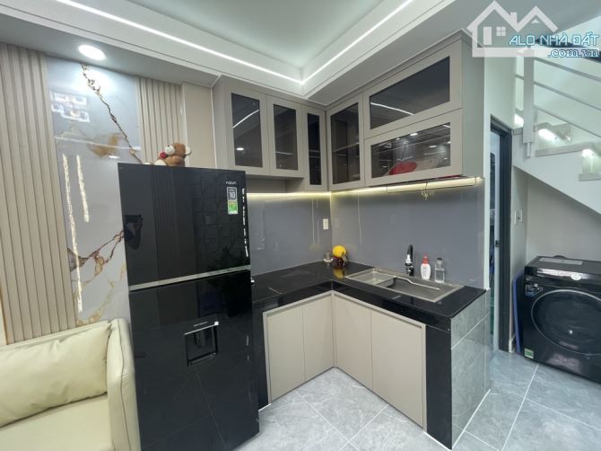 Siêu Phẩm Tân Bình, 2 Tầng , 24m2 , Hẻm Rộng , Nhà Mới Đẹp , Giá chỉ 3.65 Tỷ TL - 2