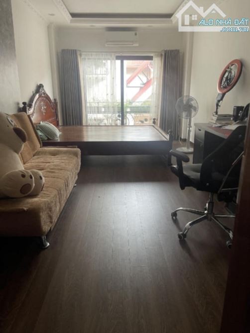Bán nhà đường Phan Đình Giót, 34m2, ngõ rộng thênh thang, gần ô tô, nhiều tiện ích - 2