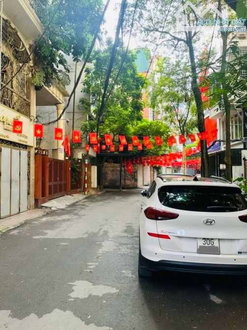 Hàng hiếm phân lô oto tránh trung tâm Hoàng Cầu - Đống Đa. DT: 70m2 x mt4.5m x 5T - 2