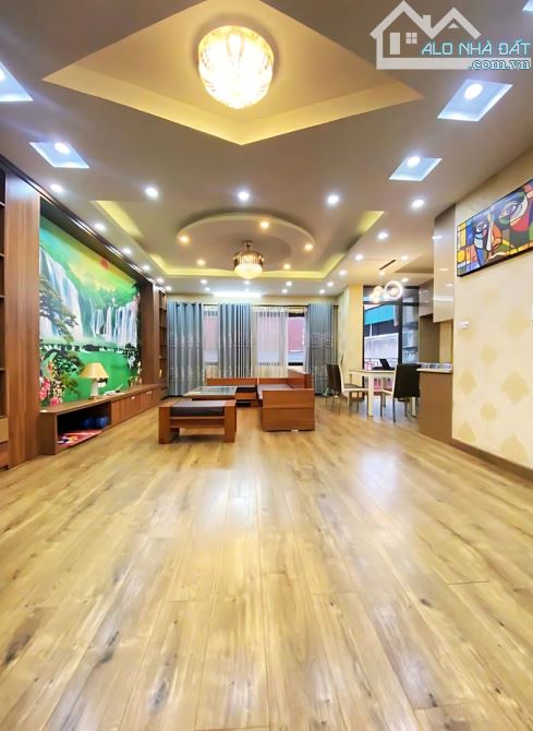 BÁN GẤP! Mặt phố Nguyễn Thái Học Ba Đình, 145m2x8T, MT 5m, 2 thoáng, thang máy, ô tô tránh - 2