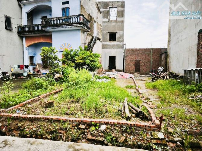 TRỤC CHÍNH KINH DOANH- Ô TÔ TRÁNH CẠNH SÂN VẬN ĐỘNG, KCN THUẬN THÀNH 1 - VÀI BƯỚC Ra VÀNH - 2