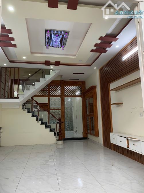 SIÊU PHẨM 3 TẦNG 5X16 MẶT TIỀN KHU DÂN CƯ ĐẠI HẢI PHAN VĂN HỚN GIÁ TỐT - 2