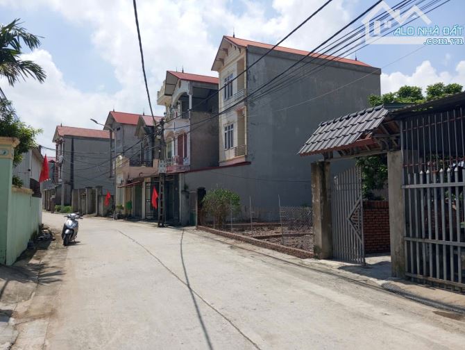 BÁN ĐẤT THUẬN THÀNH, BẮC NINH. 75M2 * MT 5,4M * 2,75 TỶ. Ô TÔ TRÁNH, KINH DOANH - 2