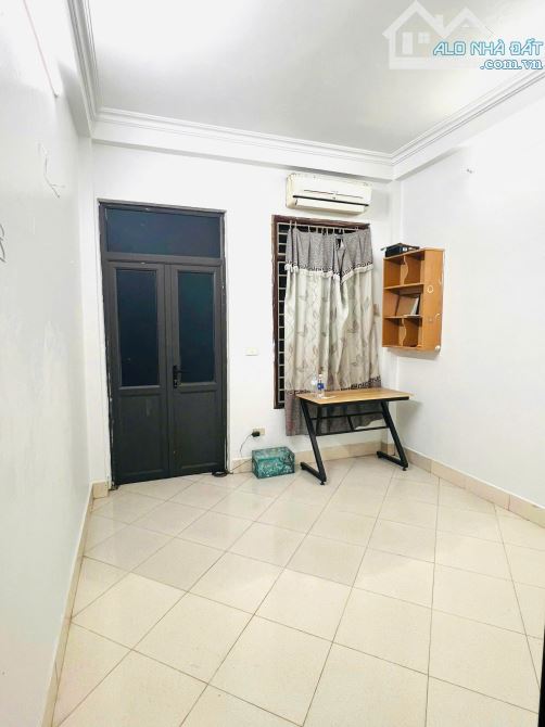 Cho thuê nhà nguyên căn ngõ Lương Khánh Thiện, 30m2 x 4 tầng, 4 ngủ 3 wc,  11.5 triệu - 2