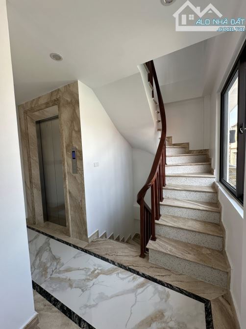 Nhà đẹp phố Vũ Xuân Thiều 55X7T, lô góc, TM, ô tô tránh, Full nội thất cao cấp, giá tốt 13 - 2