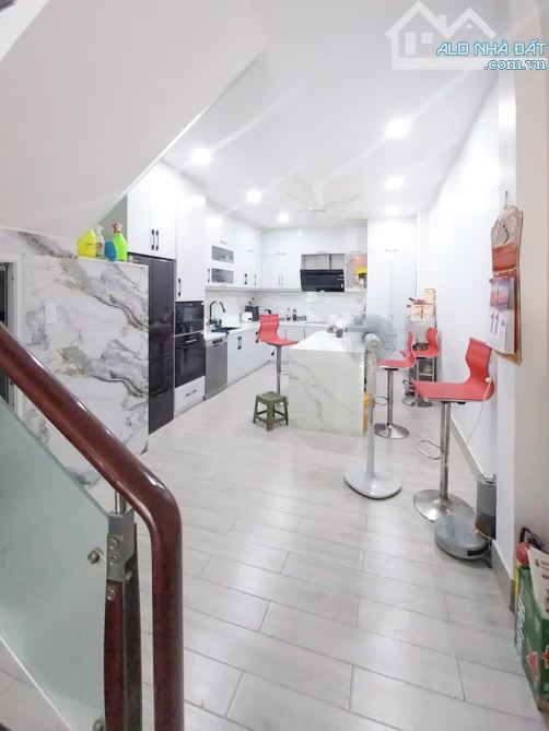 Nhà Tên Lửa Bình Tân 5 tầng, hẻm 8m, 4x15m, Sát Aeon Mall, nhỉnh 8 tỷ - 2