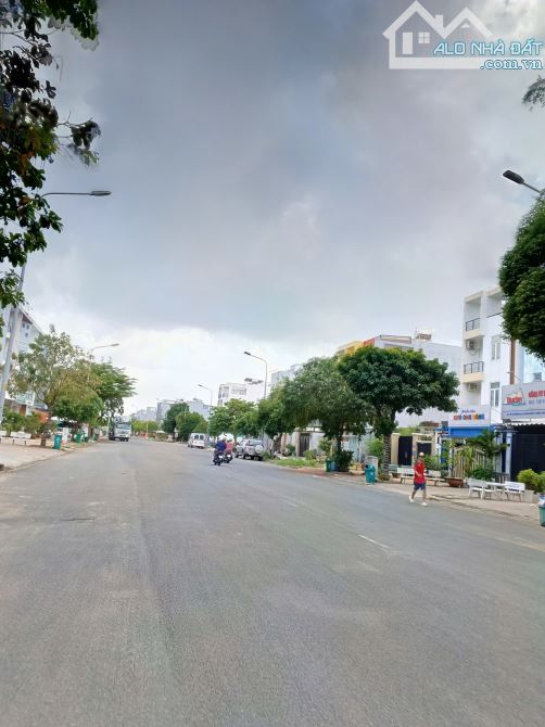 Bán đất mặt tiền Linh Trung - Thủ Đức - 2