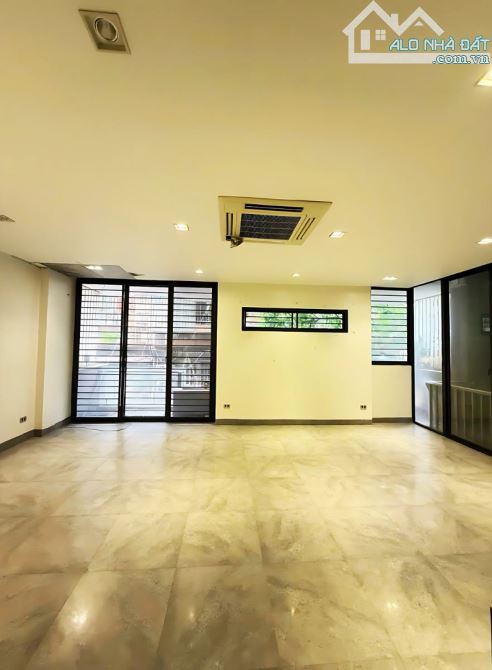 BÁN GẤP! Biệt thự Thành Công, Ba Đình, 175m2 x 6T, MT 8.8m, ngõ thông, thang máy, gara ôtô - 2