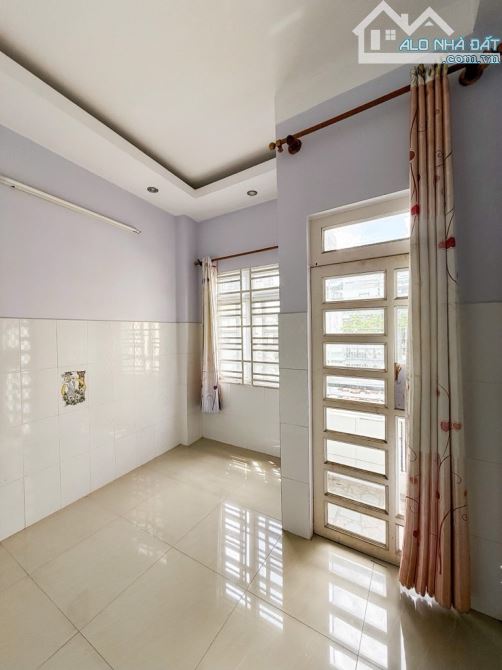 Nhà Nguyễn Đình Chính - Nguyễn Văn Trỗi. Phường 15. Phú Nhuận ( nay là P. Cầu Kiệu ) - 2