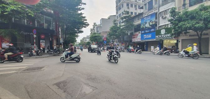Bán đất tặng nhà Mặt phố Đoàn Thị Điểm VIP trung tâm Đống Đa,vỉa hè rộng, Kinh doanh đỉnh - 2