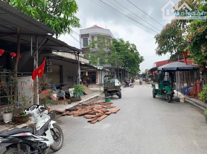 Cần bán 85m2 chợ Gỗ Trắc Phù Khê, Tp Từ Sơn đường 7m + vỉa hè. - 2