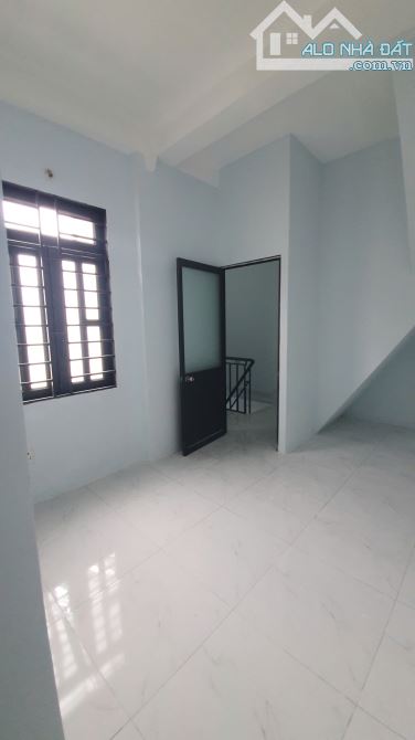 CHO THUÊ NHÀ 1 TRỆT 2 LẦU ( 30m2) - gần chợ Linh Xuân - 2