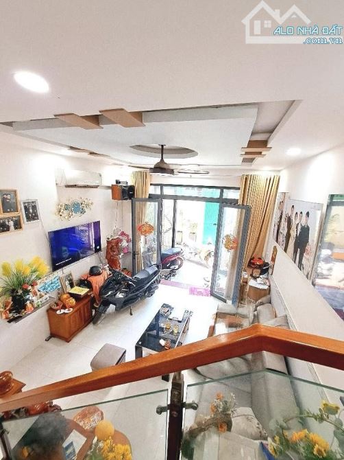 Nhà 3 Tầng 2 mặt hẻm đường TRUNG MỸ TÂY 2A, Q12, DT 100m2 (4 x 25), có 3 phòng trọ phía sa - 2