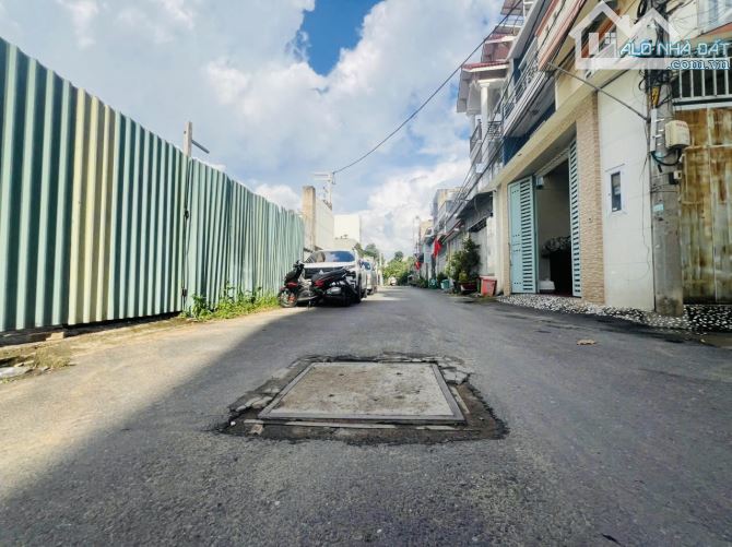 Bán nhà 3 tầng đẹp – hẻm xe hơi – Phước Long B - Thủ Đức – 7 tỷ. - 2
