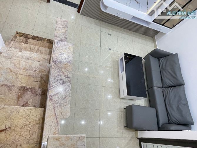 52m2* 3 tầng* sân cổng riêng- 8.1 tỷ- ngõ 132 Khương Trung- 100m ra mặt phố Vũ Tông Phan - 2