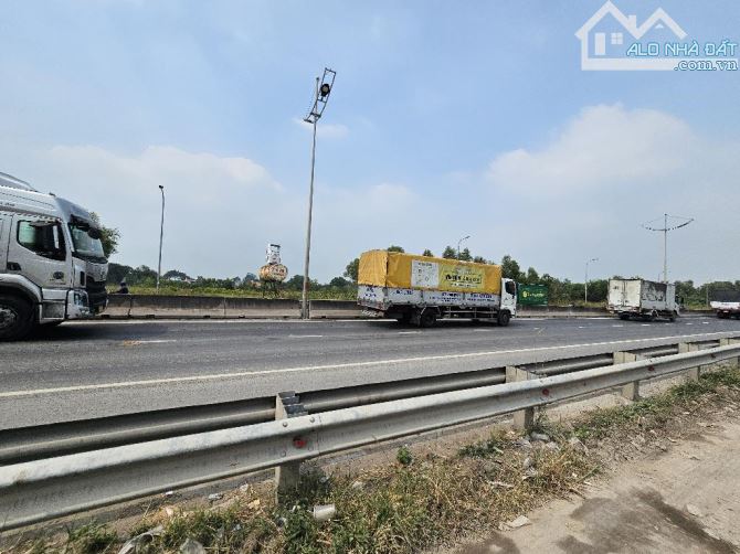 Đất lô góc 2 mt Võ Trần Chí 2834m2(60x50)200m2 ODT,tân tạo A, btân  ,1 đời chủ, 15 tỷ tl. - 2