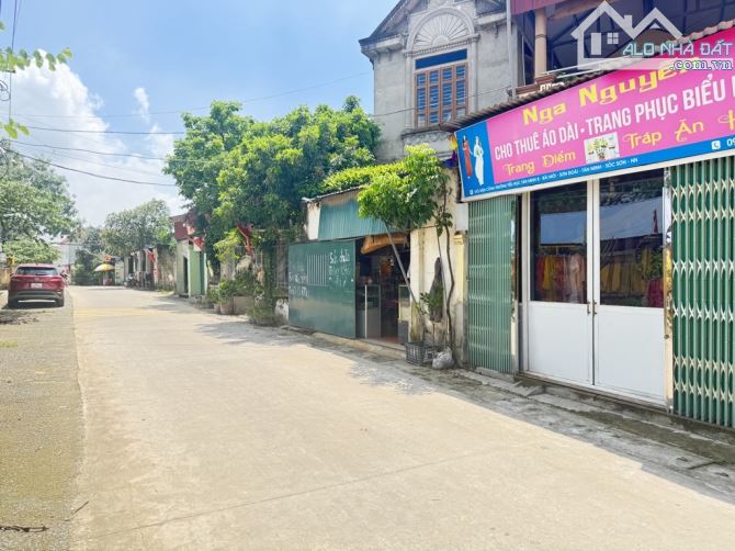 NHỎ XINH - TRƯỜNG ĐUA NGỰA SUNGROUP - CÁCH TRỤC CHÍNH KINH DOANH OTO TRÁNH TRƯỜNG HỌC 70M - 2