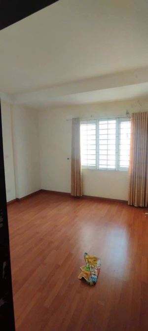 Cần Tiền Bán Gấp Nhà 5 tầng Cầu Giấy Vị Trí Cực Đẹp ô tô tránh đỗ trước cổng nhà 7.5 tỷ - 2