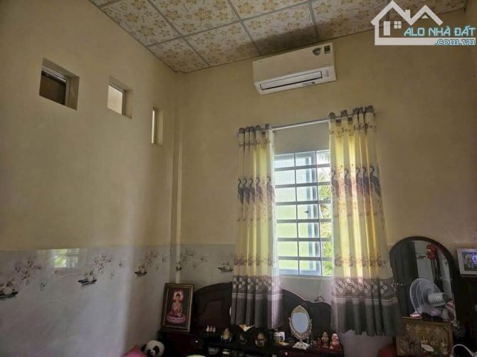Bán gấp căn nhà rẻ , sổ hồng riêng tại đường tân hiệp 18 , hóc môn dt 100mz2 - 2