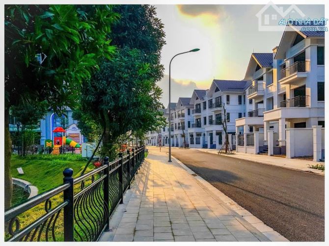 Bán căn hộ CCCC Xuân Phương 2 ngủ, bếp rộng, tầng cao, lô góc, sổ lâu dài, 65m2 nhỉnh 4 tỷ - 2