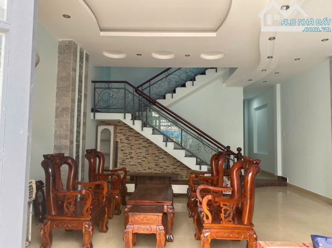 Top nhà xinh rẻ 6 x 25m 1 trệt 2 lầu Huỳnh Tấn Phát Q7 TP.HCM - 2