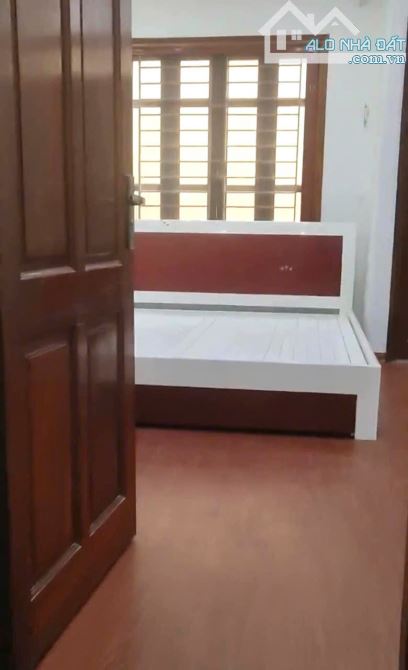 Cho thuê nhà ngõ Định Công, 30m2*5 tầng 3  phòng ngủ, 4 vs, 11 triệu - 2