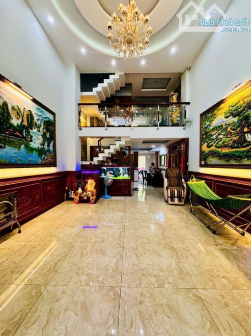 NHÀ 5 TẦNG NỘI THẤT FULL GỖ CAO CẤP – HẺM XE HƠI SÁT MẶT TIỀN ĐƯỜNG LÊ VĂN KHƯƠNG- - 2