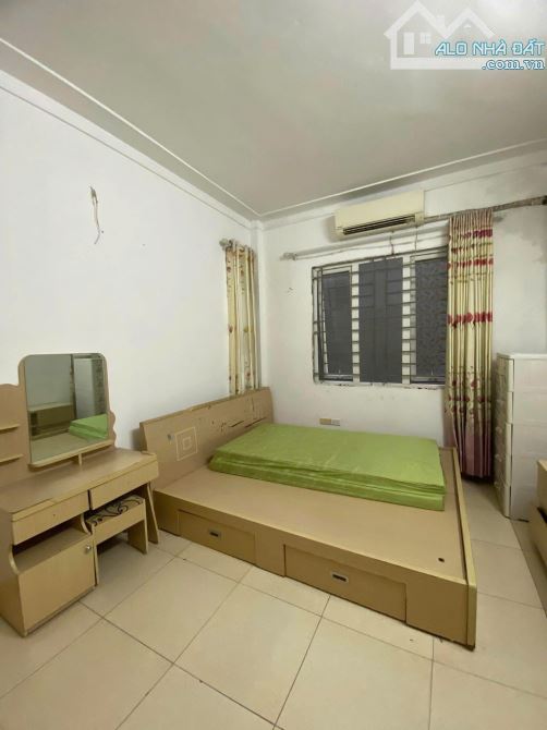 Cho thuê nhà ngõ Bùi Xương Trạch, 3 tầng x 38m2, 3 ngủ, 10 Triệu - 2
