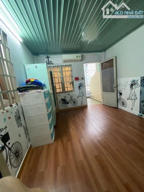 HƠN 3TỶ,QUẬN 10 NGAY VÒNG XOAY LÝ THÁI TỔ - DT 33M2 CÁCH MẶT TIỀN 20M - 2