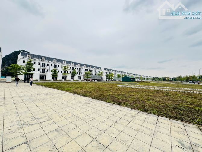 Đất Nền Giáp Ql 21 view hồ hai thoạnh cạnh các Shophoue  DT:120m MT:7m Gần Hoà Lạc - 2