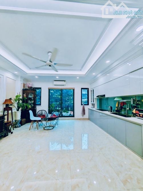 DOÃN KẾ THIỆN - HỒ TÙNG MẬU - 41M - Ô TÔ - LÔ GÓC 3 THOÁNG - 5.2M MT - 6 TẦNG - NGÕ THÔNG - 2