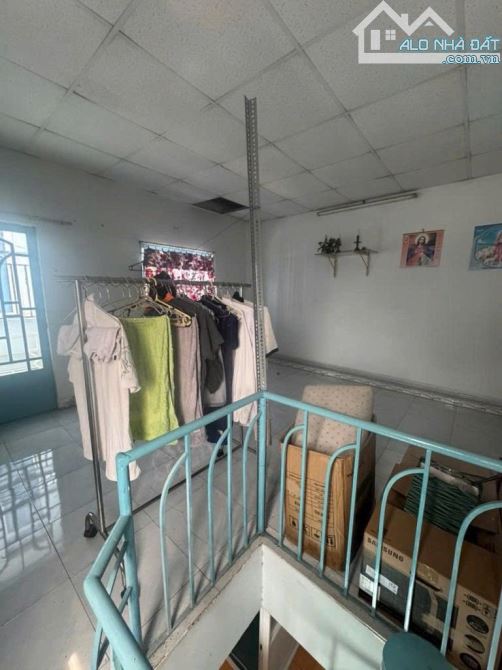 BÁN NHÀ NGAY PHẠM VĂN BẠCH, P. 15, TÂN BÌNH – DT 18M2, DÀI 4.2M, 3 TẦNG. GIÁ 2.65 TỶ. - 2